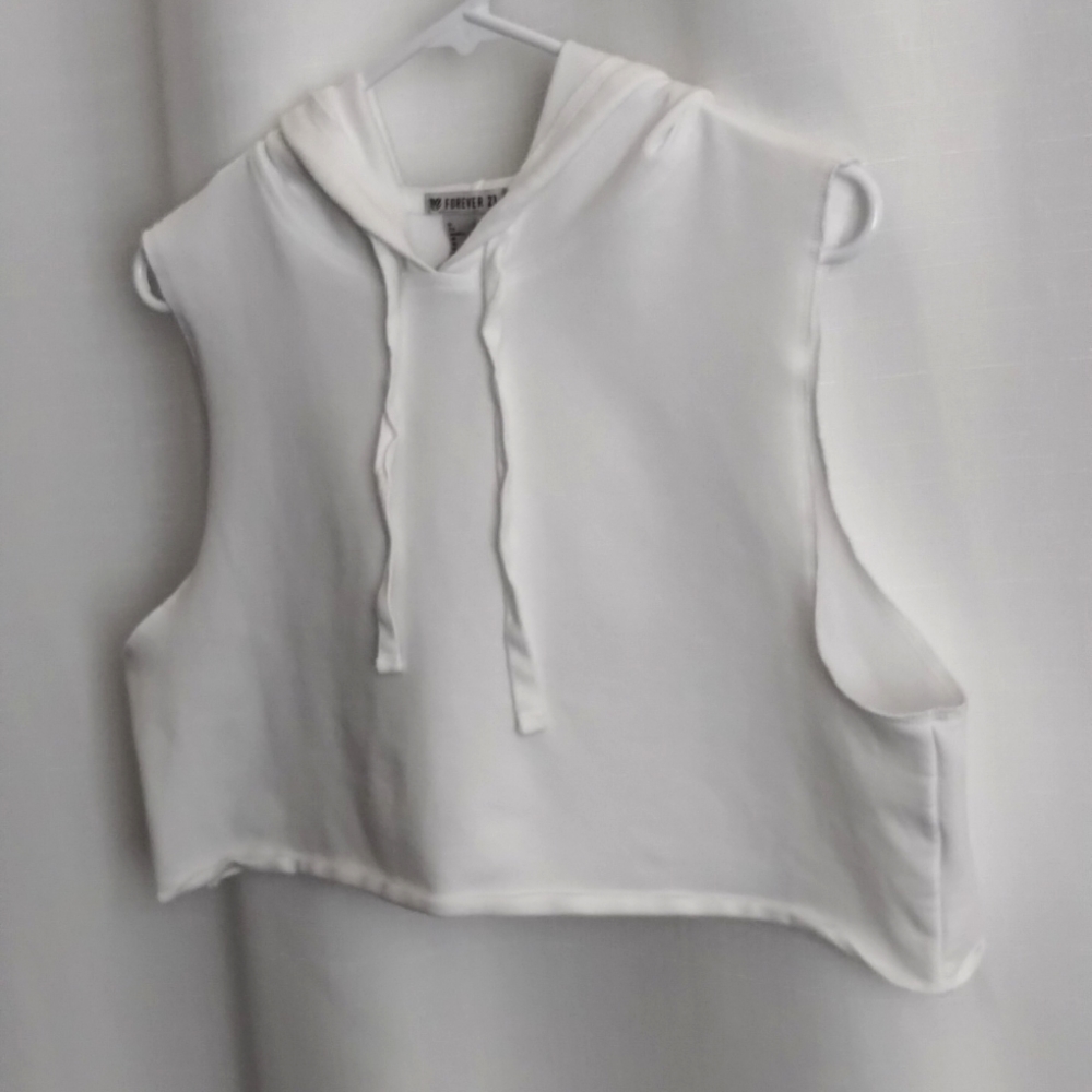 F21 Cropped Muscle Tee Pullover